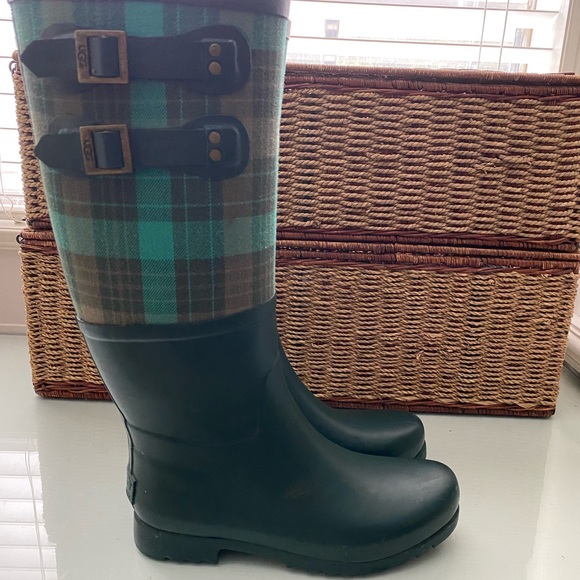 UGG Sabine βGreen & Plaidβ Wellies / Rain boots Womens SIZE 7 βοΈ - Picture 2 of 12